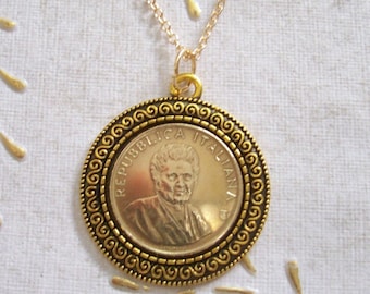 1980 Coin Pendant“ Maria Montessori”Italy coin.Hand made pendant.Italy coin 200 lire dedicated to Maria Montessori.art.8942-84.41th birthday