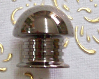 Pomos de latón niquelado cromado de alta calidad. Pomo de latón niquelado cromado pulido. Latón torneado. Diámetro mm.25, base mm.20, altura mm.25. Art.145