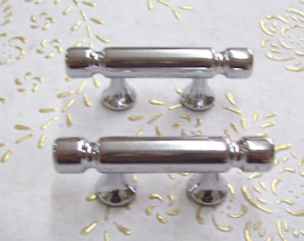 Italien Messing Griffe in hoher Qualität. polierte Chromgriffe. Bügelchrom. Bügeleisen Chromzieher.Chromschrank. art.602 Länge mm.70.Löcher mm32