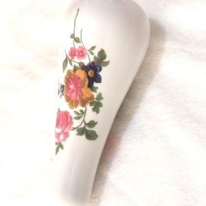 Pz 1 Italy vintage. Antique white porcelain, hand-decorated with flowers red. Made in Italy. Item 2350