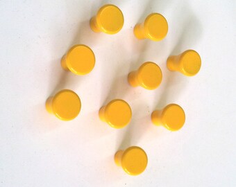 Pomos de latón de Italia de alta calidad. Tirador de cajón de latón amarillo. pomo amarillo torneado latón. pomo latón amarillo. diámetro mm.17, base mm.10, art.208