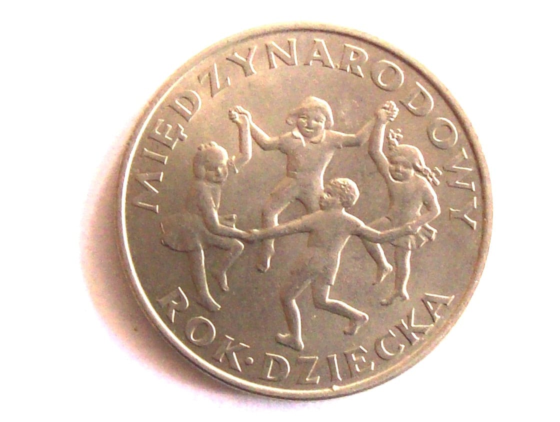 Vintage Poland 1979  20  Zloty  coin. Dance rock. Children.Coat of arms. Eagle.diam.29 mm. art. 4986.42th Anniversari,42th Birthday