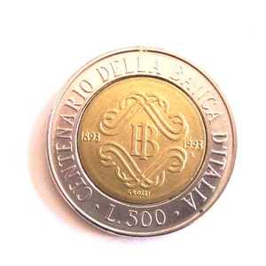 Vintage Italy 1993. lire 500 coin. Repubblica Italiana Commemorative .100 years Italian Bank. art.3622. very fine coin.28th birthday