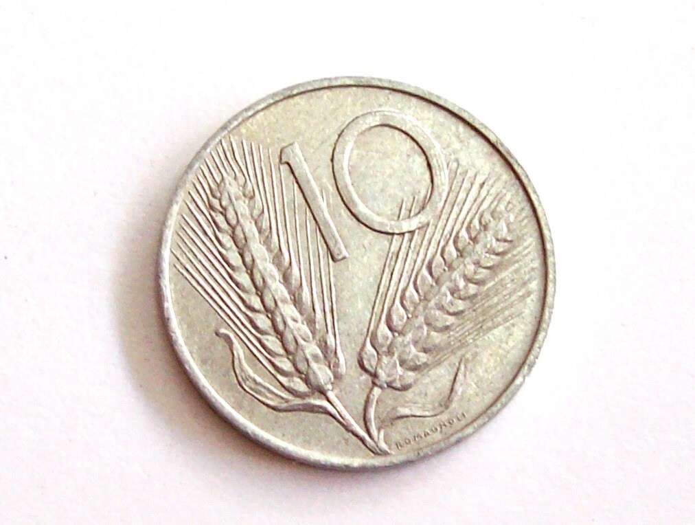Vintage Italy 1972. lire 10 aluminum coin. Italian Repubblic. Plow to the left, top, in two rows . art.9859.49th anniversary,49th birthday