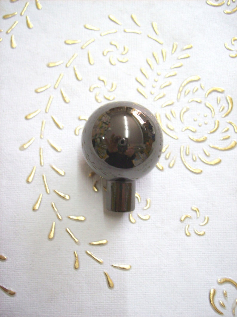 Italy Brass nickel crome knobs in high quality Diam.mm.30,base mm.12,height mm.40.art.136 brass polished nickel crome knob turned brass