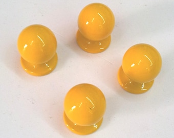 Tiradores de latón italiano de alta calidad. Tirador de cajón de latón amarillo. Tirador de latón amarillo torneado. Tirador de latón amarillo. 19 mm. Precio por tirador. Art. 299