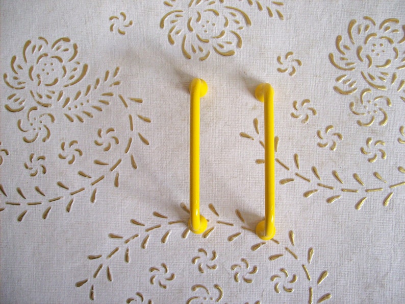 Italy Brass handles in high quality iron Yellow lacquered iron handle.length mm.72 height mm23 holes mm.64.art.542 polished Yellow handles