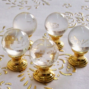 Italy Murano Crystal transparent.Knobs in high quality. Base turned brass with gold 24 Kt.Diam. crystal mm.20.The price is for 1 knob.art.32