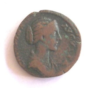 Antique Roman Coin. Roman Empire. Faustina II, wife of Marcus Aurelius died in 175 AD. Sesterzio Romano. art.3286. For very collectors