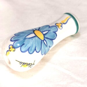 Pz 1 Italy vintage. Antique white porcelain, hand-decorated with flowers bleu and yellow. Made in Italy. Item 2349