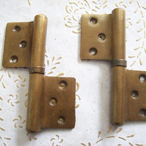 Italy vintage hinges brushed brass for interior doors of excellent quality. mm.120 (4,7 inch).Open DX.New, never used.Made in Italy.Art.2003