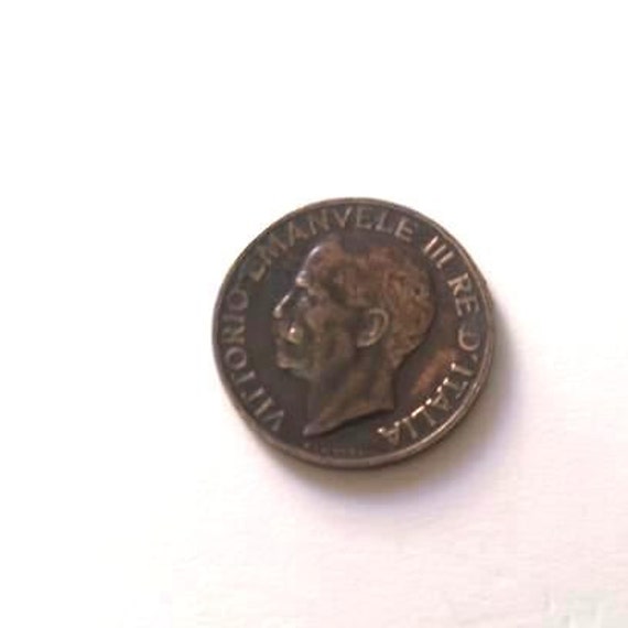 イタリアヴィットーリオエマヌエーレ3世30セント希少使用済切手。台紙