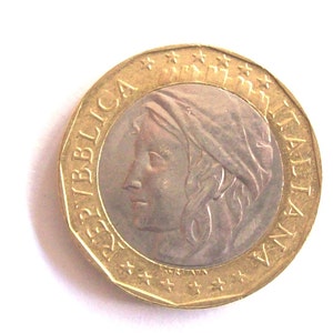 Vintage Italia 1997 moneda. 1000 liras bimetálicas. Mapa Europa arte incorrecto. 1649 -moneda muy hermosa para coleccionistas serios.24 cumpleaños