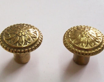 Italy knobs in high quality color gold. brass knob . antique  knob, bronze knob, faded gold, antique brass. Diam.mm.21,base mm.12,art.19