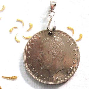 Vintage 1983 Spain Coin Pendant made from Genuine 25 pesetas Coin.  Diam. Coin mm. 26. Gift. 38h Anniversary, 38th Birthday. crown. art.457