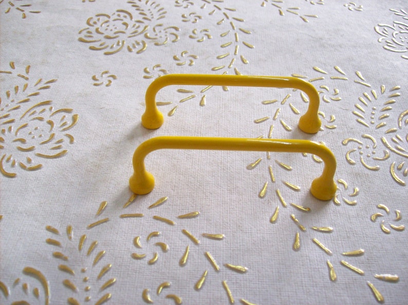 Italy Brass handles in high quality iron Yellow lacquered iron handle.length mm.72 height mm23 holes mm.64.art.542 polished Yellow handles