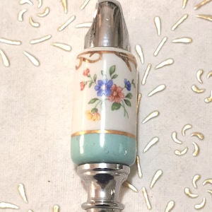 Italy vintage.N. 1 Antique white green porcelain curtain weights, hand-decorated with flowers.Curtain cord puller. Made in Italy. Item 2208