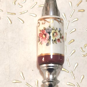Italy vintage.N. 1 Antique white red porcelain curtain weights, hand-decorated with flowers.Curtain cord puller. Made in Italy. Item 2207
