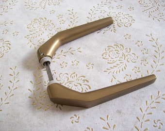 Vintage Italy Round handle in aluminum bronze color of very high quality.Handle bronze color Italian Designer.bronze aluminum handle,Art2155