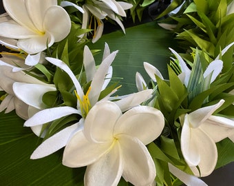 Real touch White plumeria and white spider lily haku lei po’o