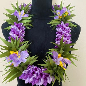 Leis de buganvílias roxas e orquídeas roxas