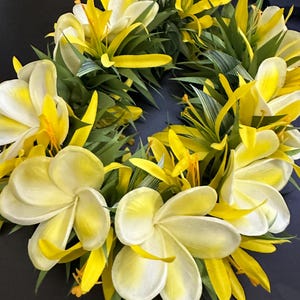 Vero tocco Plumeria bianca e giglio ragno giallo halu lei po'o