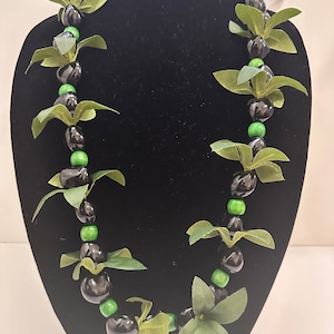 leaf and beads kukui nats lei
