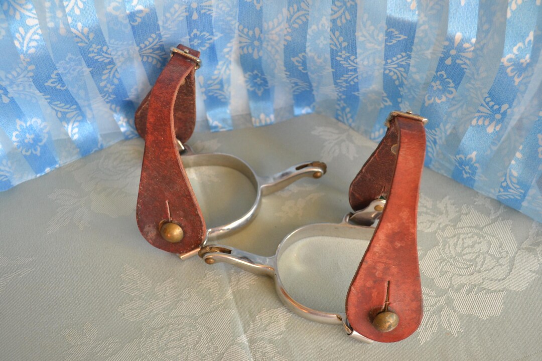 Éperons Vintage En Métal Avec Bretelles En Cuir - Fabriqués En Angleterre