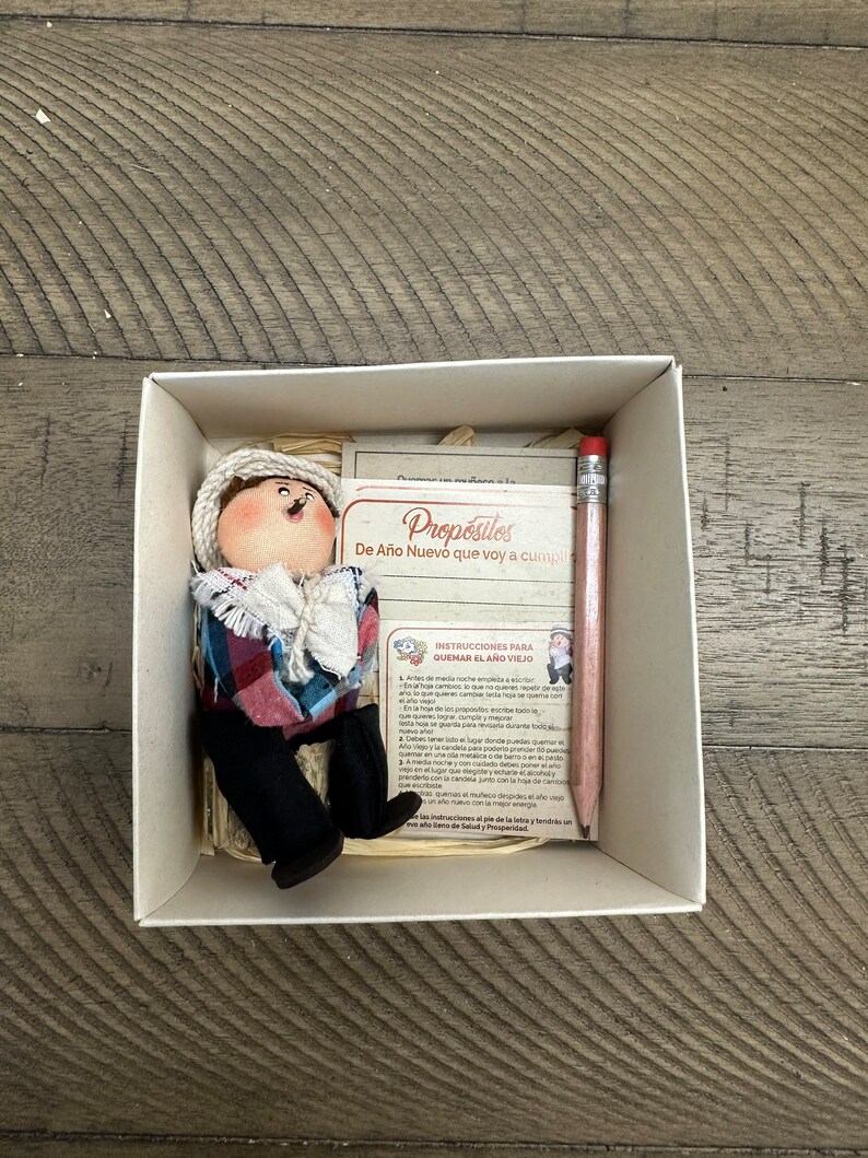 RUUFE New Year's Doll Kit - 5 Muñeco De Año Viejo Dolls For Burning Tradition (Colombian Style) - View #2