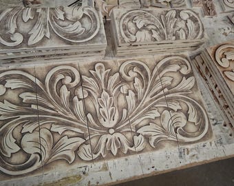 Azulejo cerámico tipo mural o pieza central decorativa para salpicadero, 30 x 60 cm, prensado a mano, acabado lavado a la piedra. Se instala con marco propio. Diseño Toulouse.