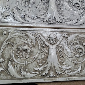 Cherub Reliefkeramikfliese 16,75 x 13,75 "handgepresst, Hellbraun und Beige