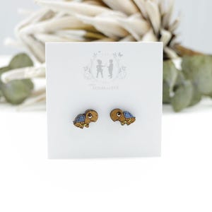 Orecchini tartaruga blu - Orecchini dipinti a mano - Orecchini a bottone tagliati al laser - Tartaruga - Regalo tartaruga - Tartaruga marina - Gioielli animali marini
