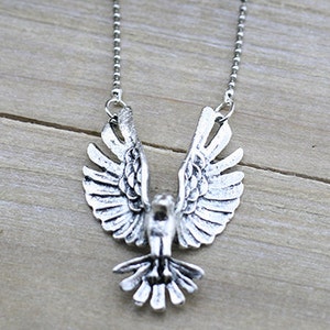 Collar de águila voladora /plata