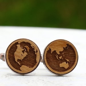 Wereldkaart en avontuur Laser gesneden houten manchetknopen - Rustieke bruiloft accessoire - Bruidegom aanwezig - Reizen - Groomsmen Manchetknopen