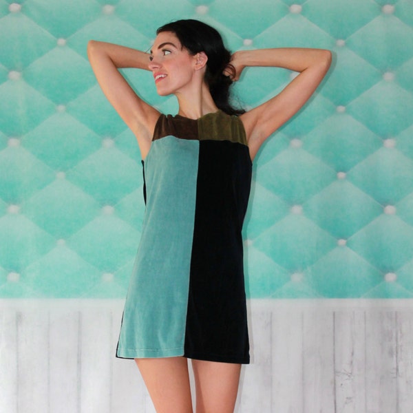 Vintage FREE PEOPLE, Women's 1990s does 1960s MOD Mini Dress, Color block