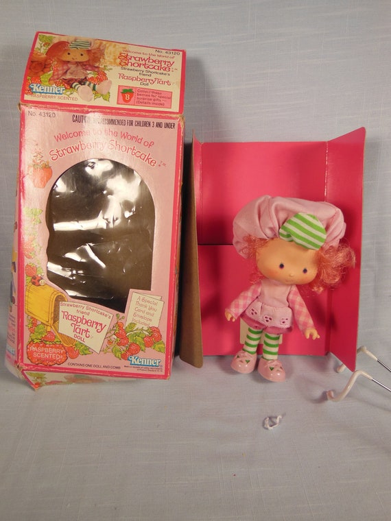 vintage strawberry shortcake dolls in box
