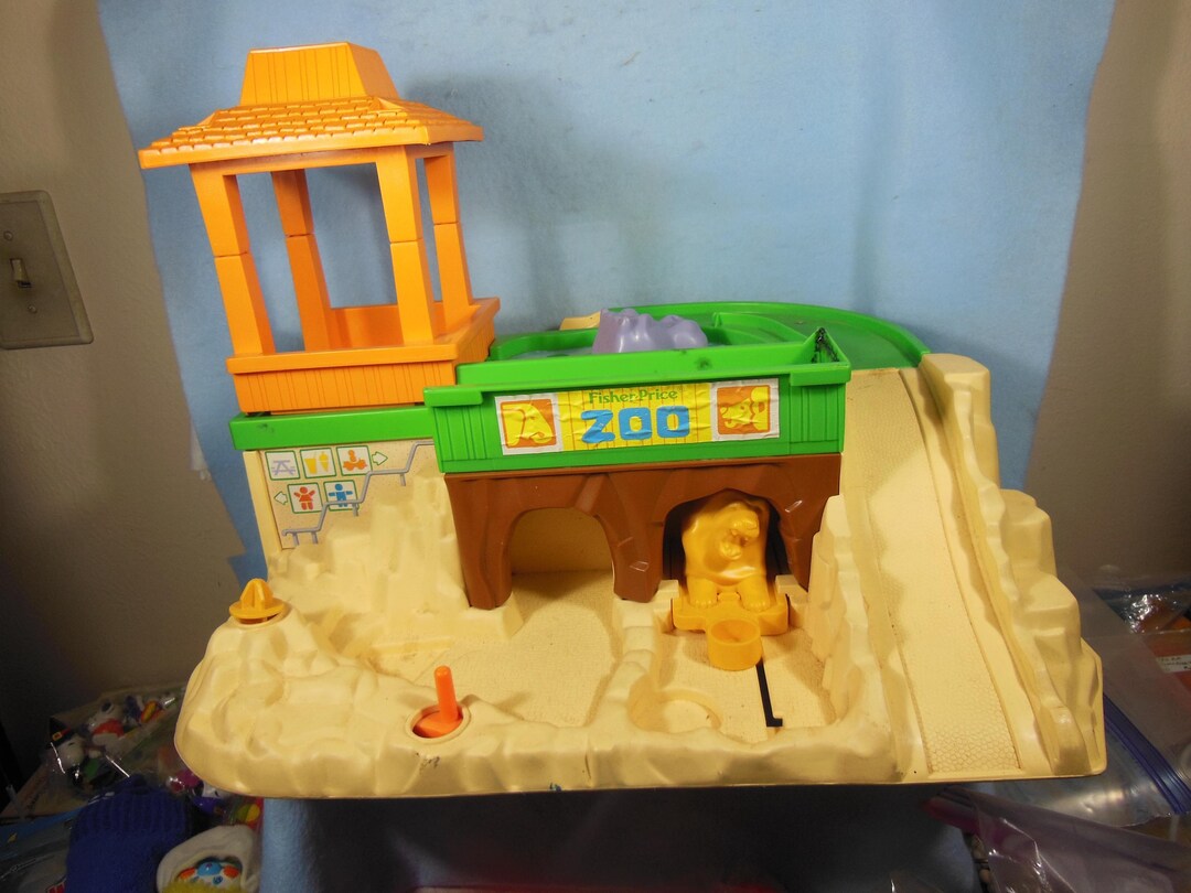 Fisher Price Zoo-1984--1985-building Only - Etsy