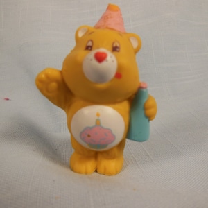 Vintage-Kenner-1983-Hard Rubber-Mini Care Bear-Birthday Bear- 2&quot; Tall
