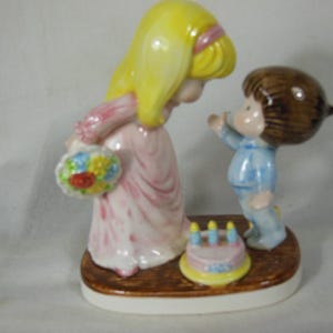 Vintage--joan Walsh Anglund- Birthday Kiss--ceramic-1983 - Etsy