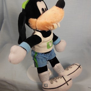 Vintage-Walt Disney Productions-Plush Goofy-Disney Chanel Premium-12&quot; Tall