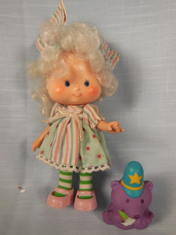 strawberry shortcake figurines for cakes