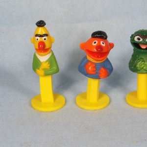 Vintage Sesamstraße-Bert, Ernie, Grouch On Podest