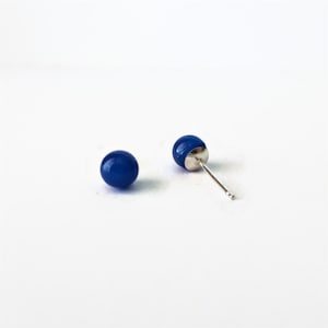 Blue stud Onyx earrings, 6mm earring studs, minimalist ball stud earrings, gem stone post earrings, round stud earrings, blue earrings