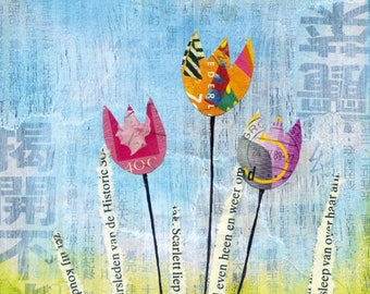 May include: A collage of three colorful paper flowers with black stems against a blue and green background. The flowers are made from recycled paper with text printed on them. The text includes the words "Historic", "Scarlett", "even", "heen", "weer", "amplicht", "laten", "Voor", "haar", "uit", "onkeren", "wierp", "haar", "sleep", "over", "haar", "ai".