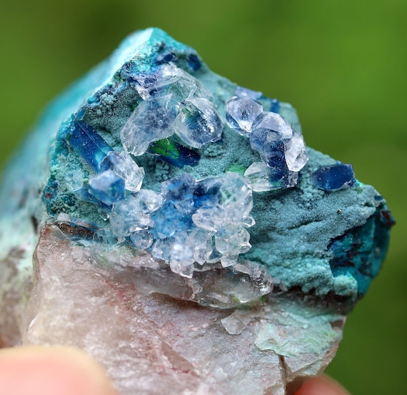 Quartz with Shattuckite inclusions on Chrysocolla. Milpillas Mine, Milpillas, Santa Cruz Municipality, Sonora, Mexico