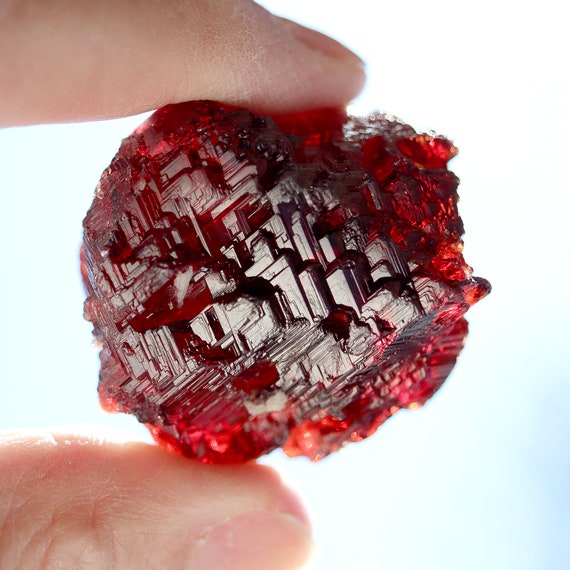 Lustrous Spessartine Garnet. 111 grams. Navegadora claim, Penha do Norte, Conselheiro Pena, Minas Gerais, Brazil