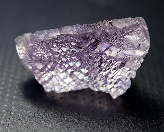 Doubly terminated lavender Spodumene var. Kunzite floater crystal. Dara-e-Pech District, Kunar, Afghanistan
