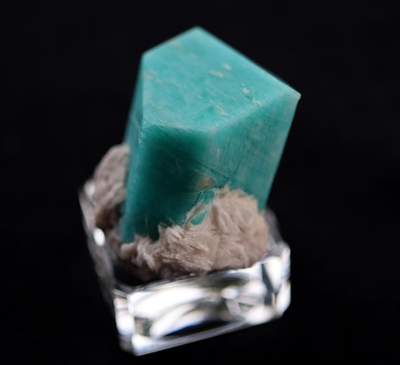 Amazonite with Albite. Amazing color and form crystal. C&J No. 1 Mine. Florissant, Teller County, CO, USA