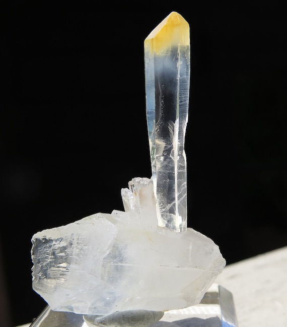 Mango quartz, Halloysite included crystal. Recent Find, Boyaca, Colombia 1.9 inch, no damage, healed crystal at base. 10.3 grams