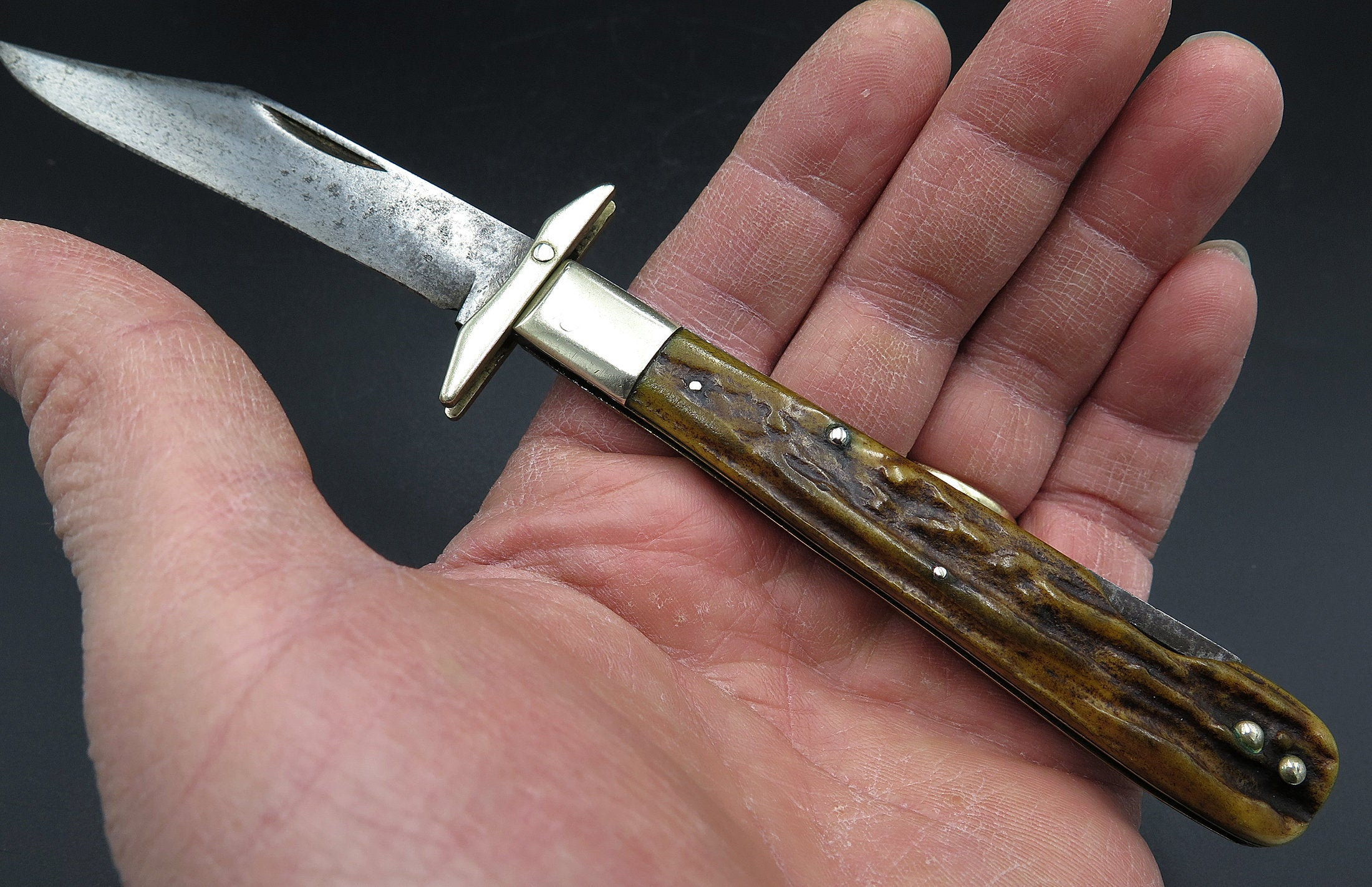 Vintage Kabar Stag Handle Swing Guard locking pocket knife 4.25 inch closed